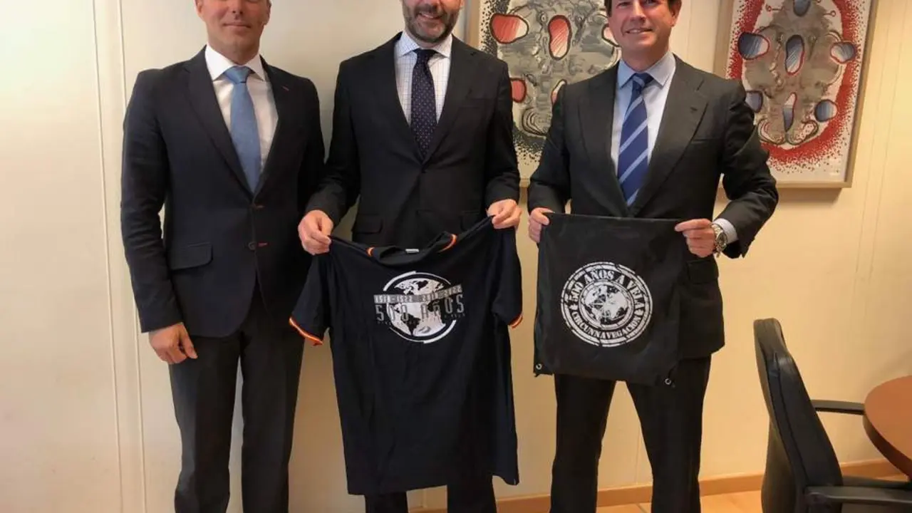 Alberto Medel, Camilo V&aacute;zquez y Javier Garat, en el encuentro en Madrid. - Informaci&oacute;n.