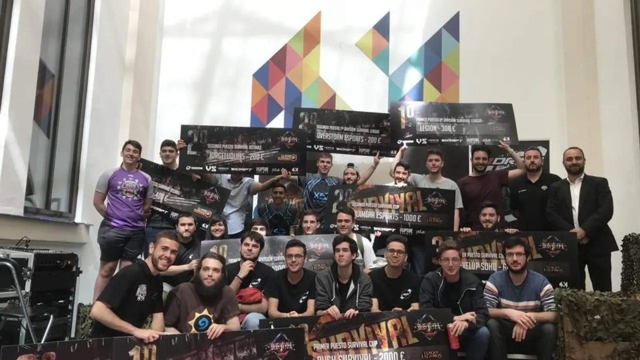 Ganadores de la liga y copa Survival. - VIVA M&Aacute;LAGA