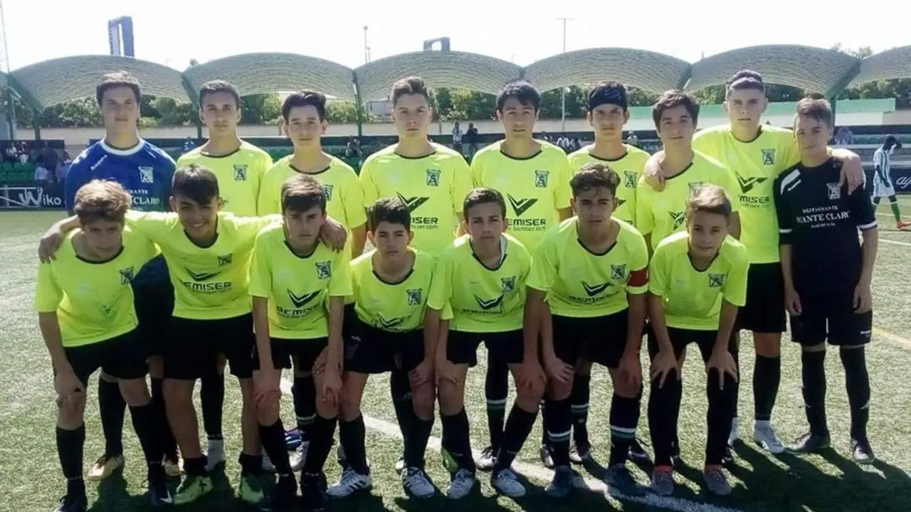 El equipo infantil A del Atl&eacute;tico Sanluque&ntilde;o en su visita al Betis - A. I.