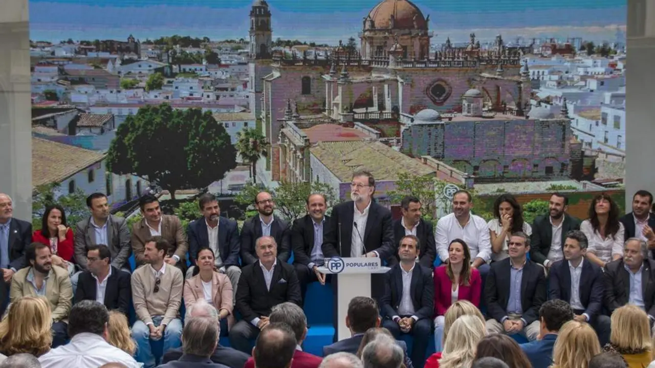 Rajoy en el acto de los candidatos en Jerez - Paula Guerra