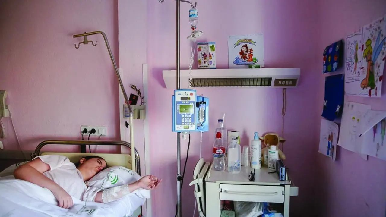 Alba lleva 18 meses sin poderse mover.  - Cristo Garc&iacute;a