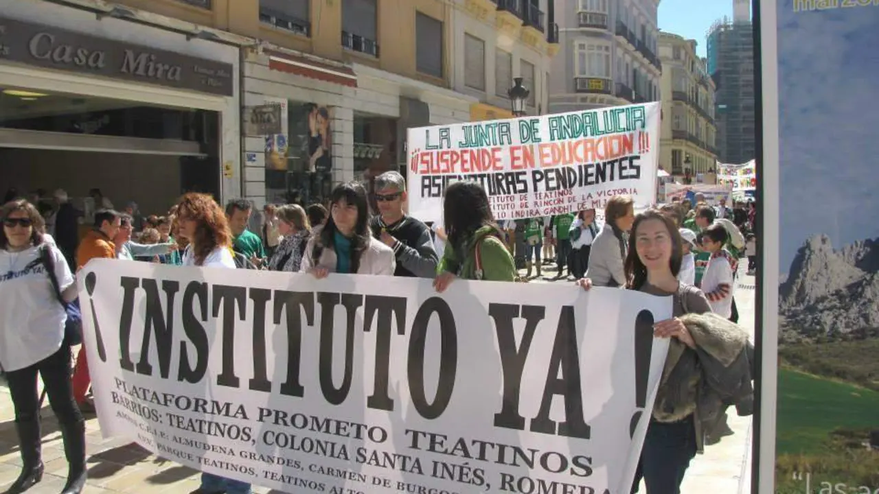 Protesta por el instituto. - VM