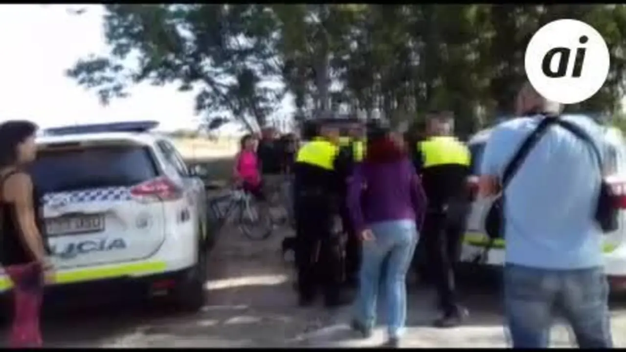 La polic&iacute;a detiene a dos activistas en el Arraijanal