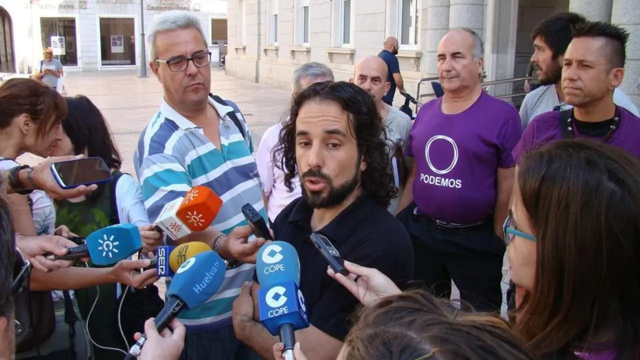Jes&uacute;s Amador ante los medios. - VH