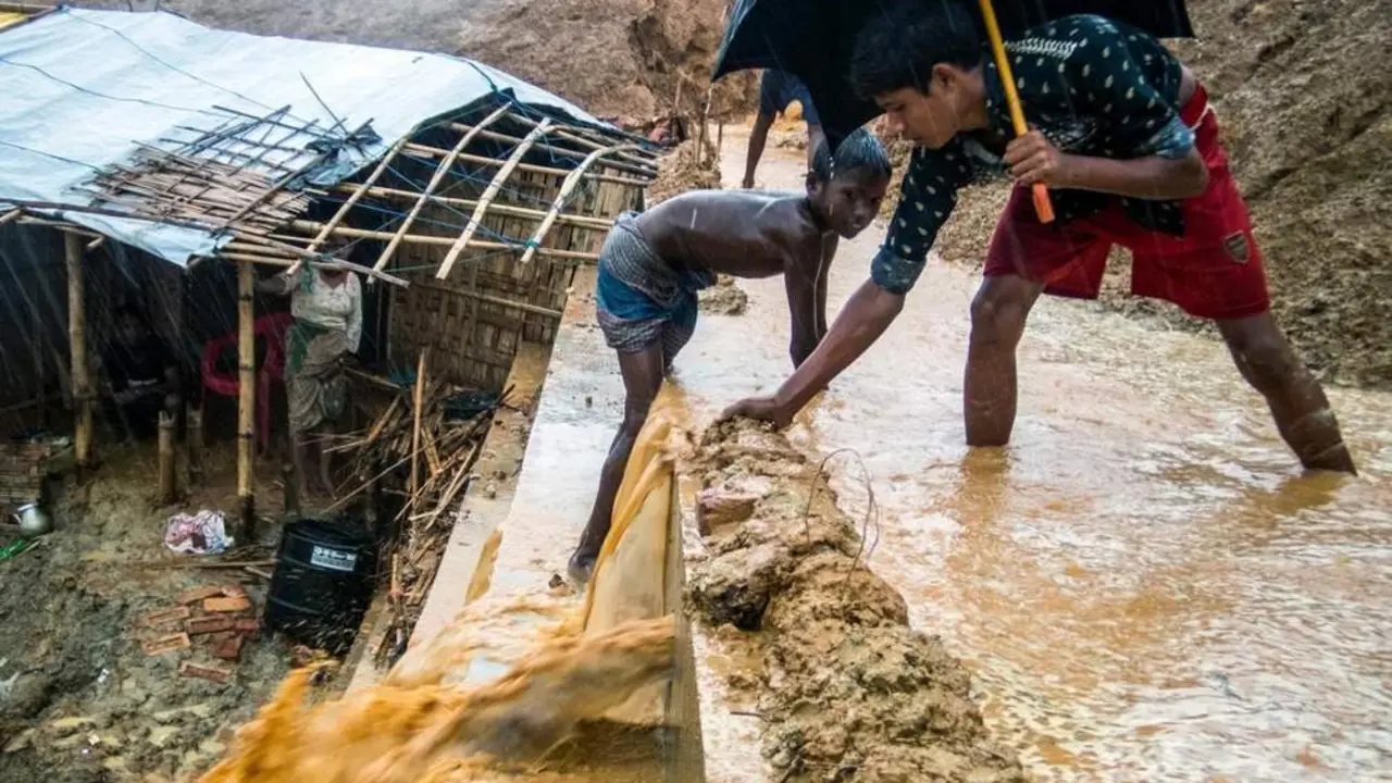 La lluvia anega un campo. - 