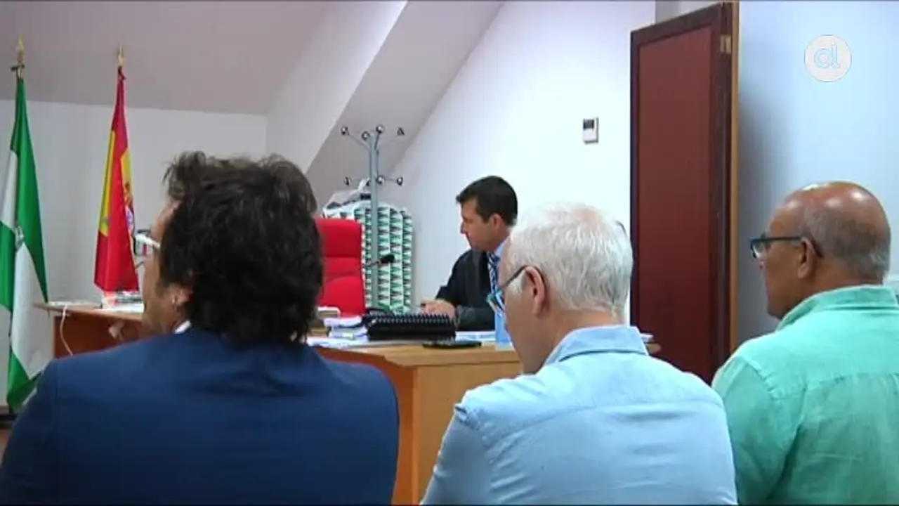 El alcalde declara que Te&oacute;fila Mart&iacute;nez minti&oacute;