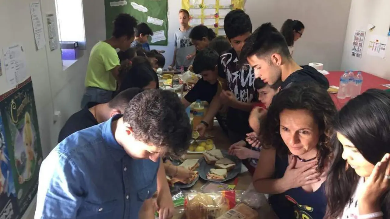 Para erradicar la pobreza infantil y crecer con dignidad