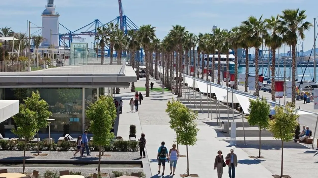 Turismo en el puerto de M&aacute;laga.  - VM