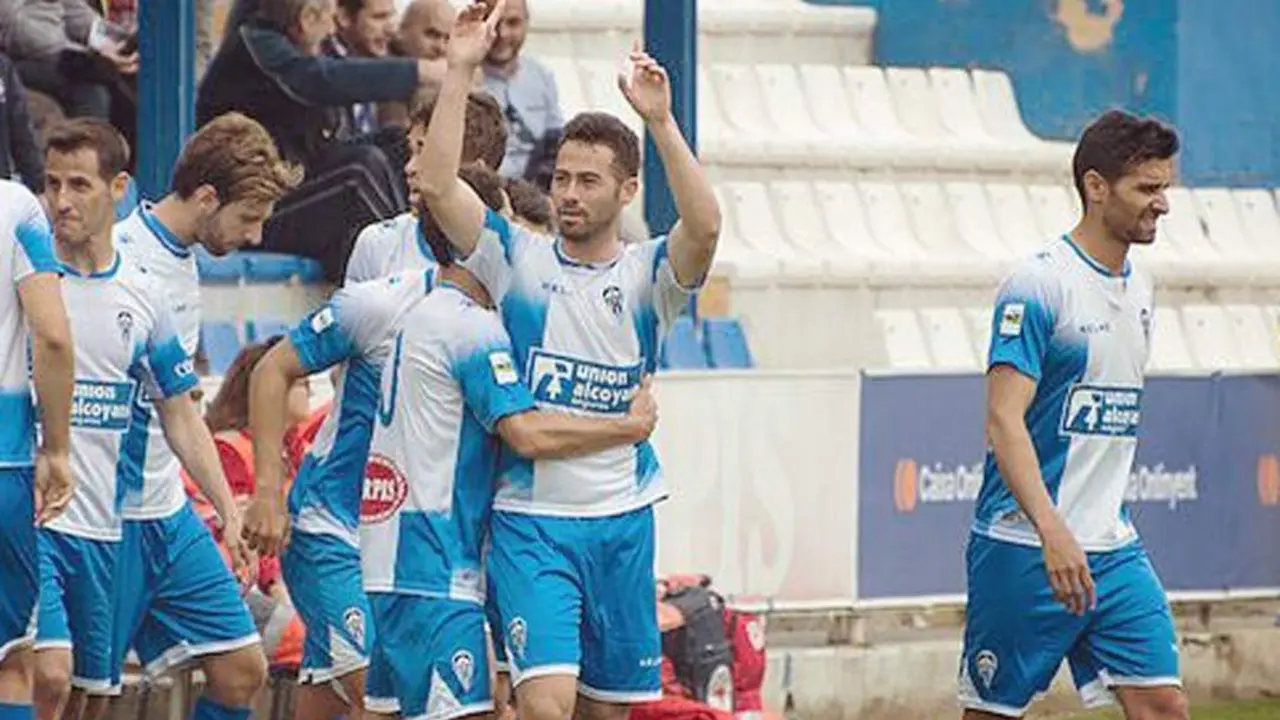 Gonzalo Poley celebra un gol en el Alcoyano - A. I.