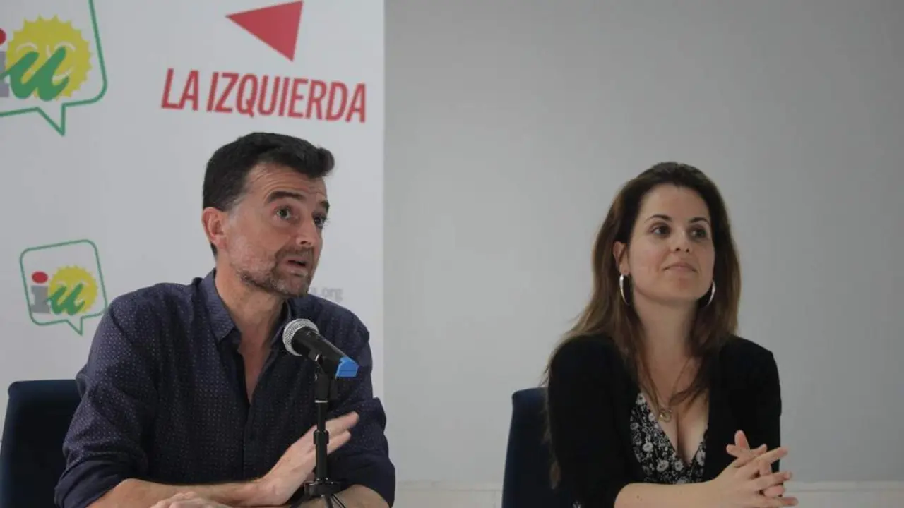Ma&iacute;llo con L&oacute;pez Barcel&oacute;. - IU