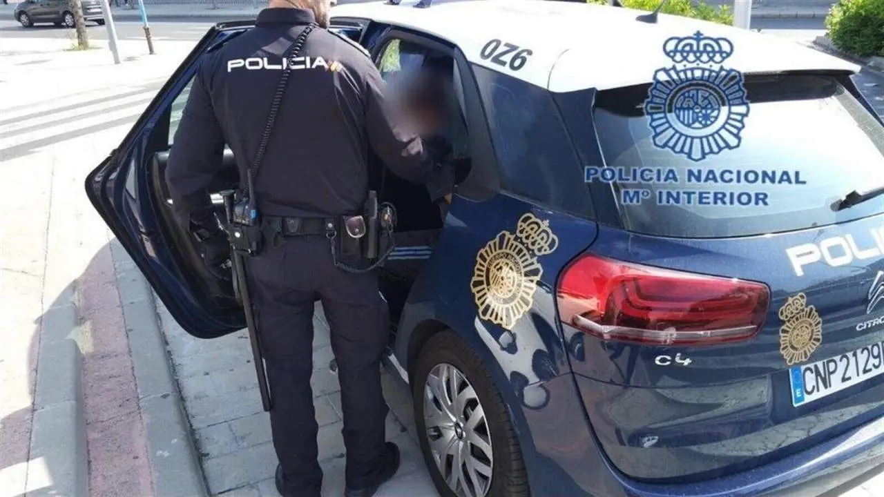 Polic&iacute;a Nacional. - VM