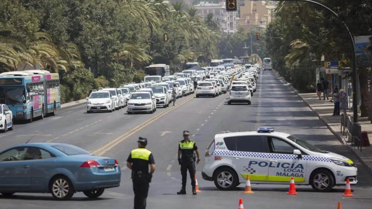 Huelga de taxistas en M&aacute;laga. - EFE