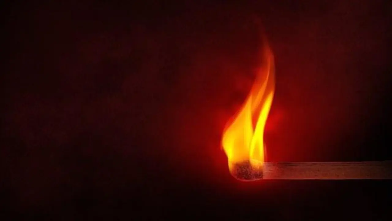 Fuego provocado. - AI