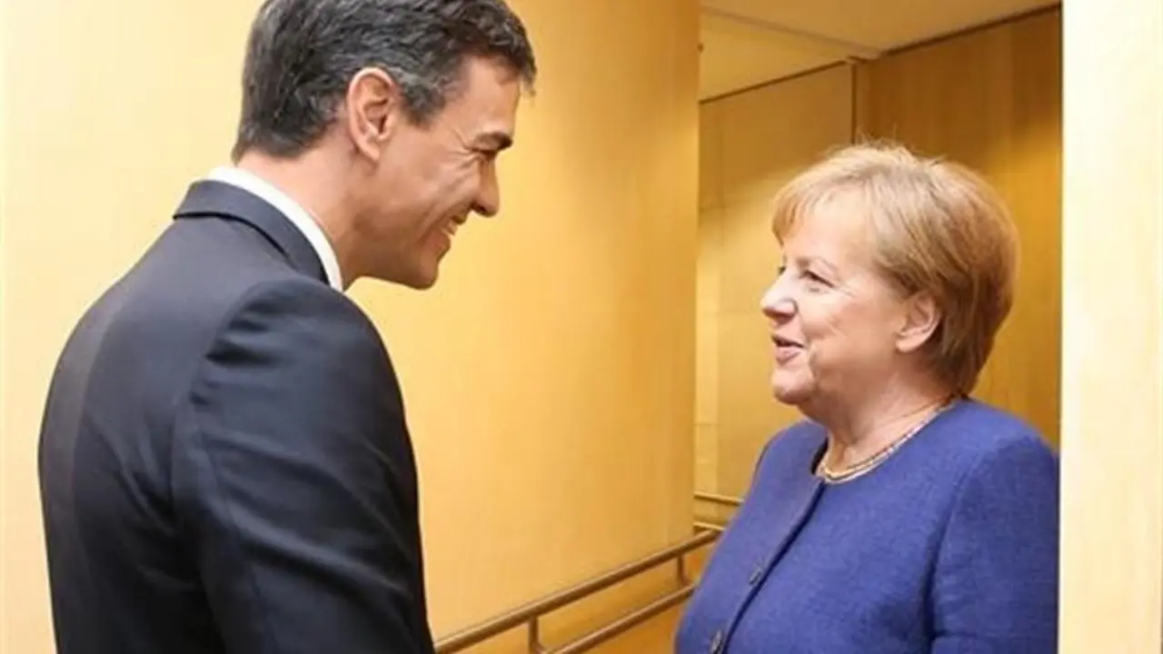 Pedro S&aacute;nchez y &Aacute;ngela Merkel. - EP
