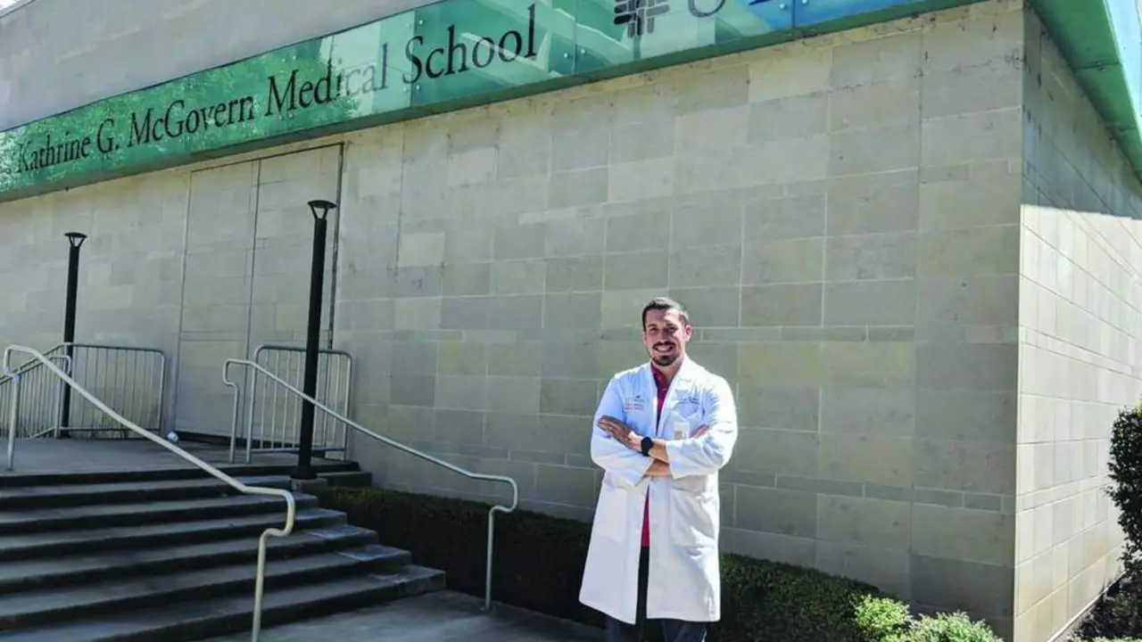 Rub&eacute;n G&oacute;mez Guti&eacute;rrez en la University of Texas Health Science, que se encuentra en el Texas Medical Center. - R.G.