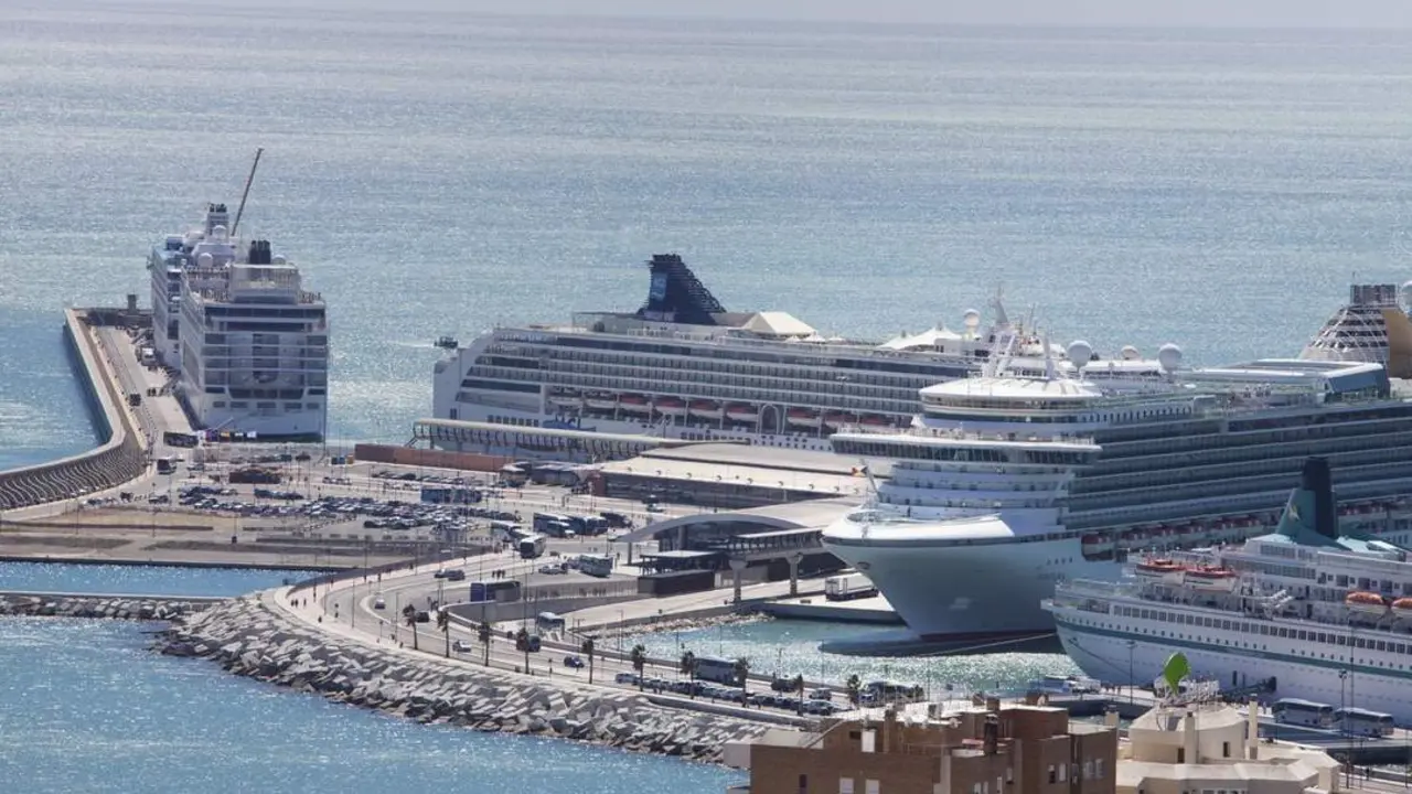 Cruceros en M&aacute;laga.  - VM