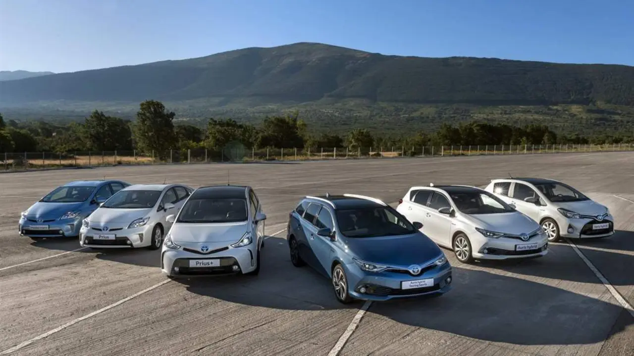 Coches h&iacute;bridos. - Europa Press