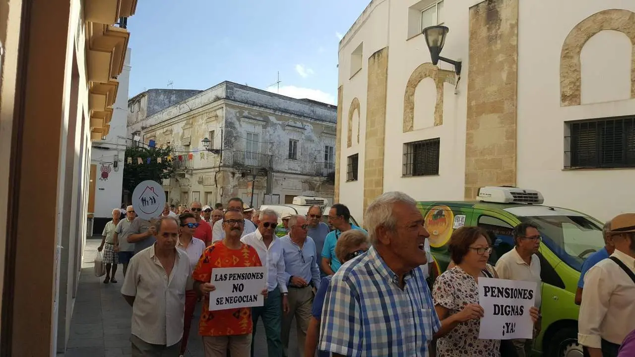 Los pensionistas, en su ruta habitual - B. G. S. 