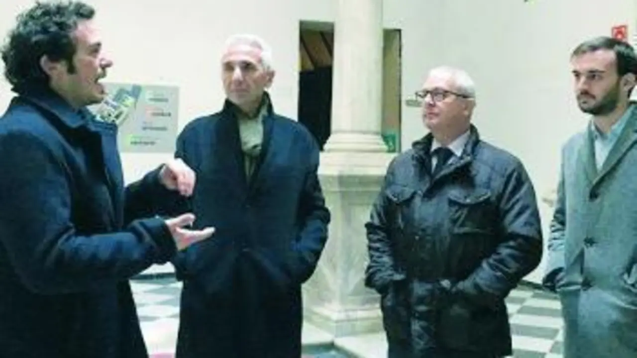En una de las visitas del consejero a C&aacute;diz. - Viva