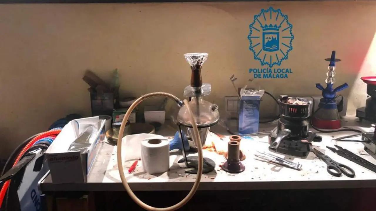 Teter&iacute;a denunciada por permitir fumar en cachimba a menores. - Polic&iacute;a Nacional.