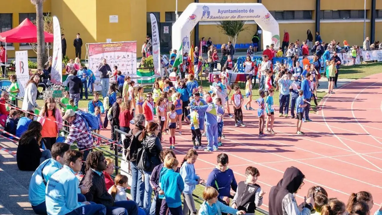 Complejo Polideportivo El Picacho - A. I.