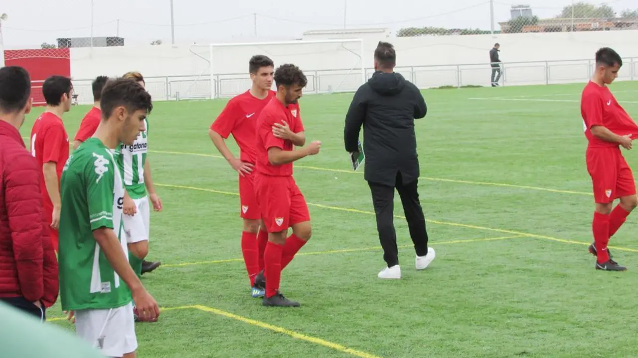 Emilio se marcha al descanso bastante dolorido - Ra&uacute;l J. Bustillos