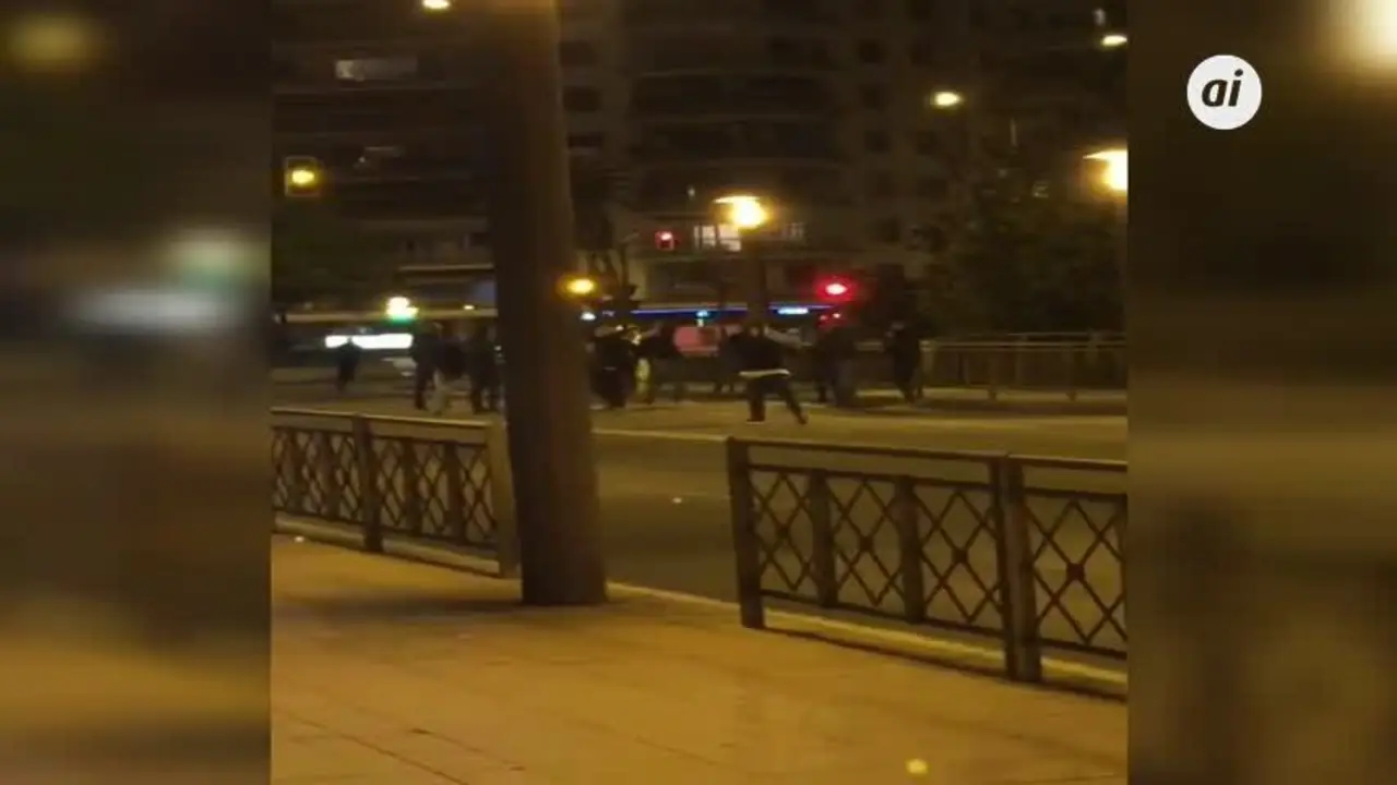 Ultras del Milan provocan el caos en el centro de Sevilla