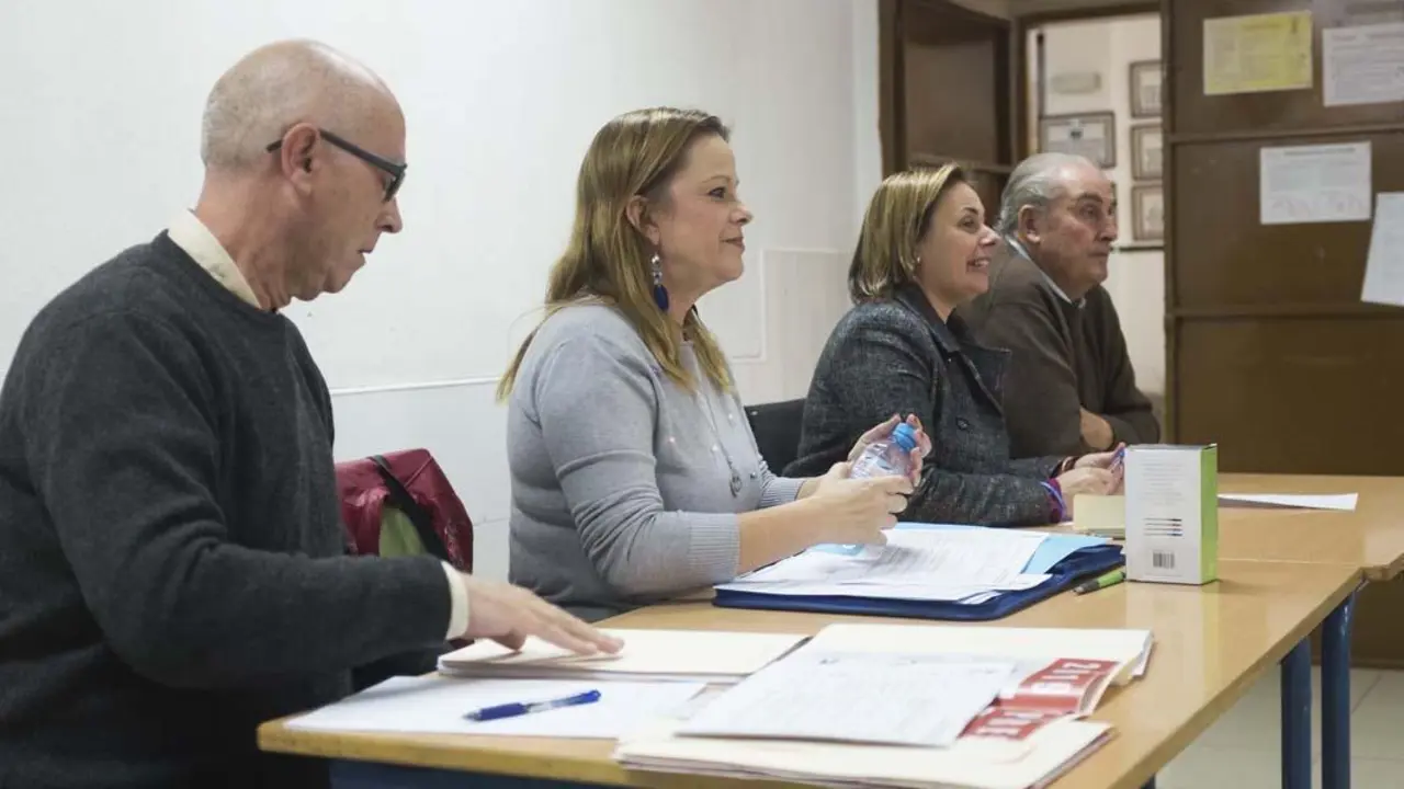 Un momento del encuentro con los vecinos del Barrio Alto - A. I.
