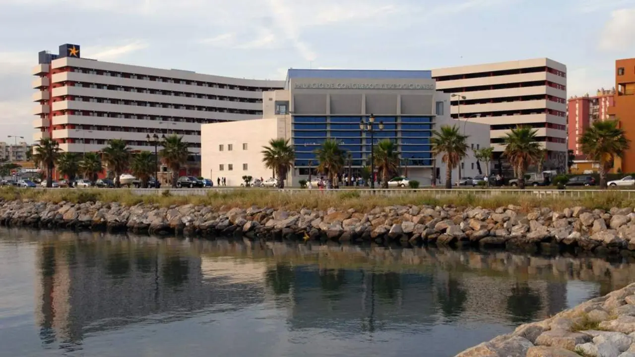 Palacio de Congresos, La L&iacute;nea - AI