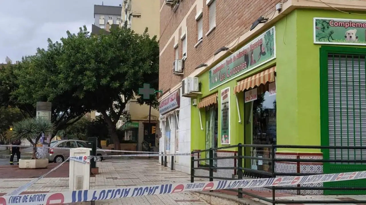Calle cortada por las lluvias. - VM