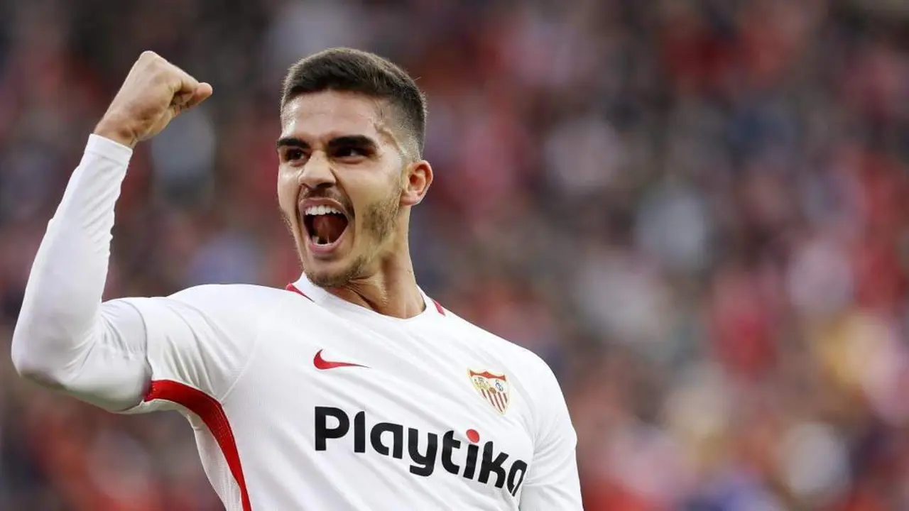 El Sevilla se coloca l&iacute;der al vencer al Valladolid en casa (1-0)