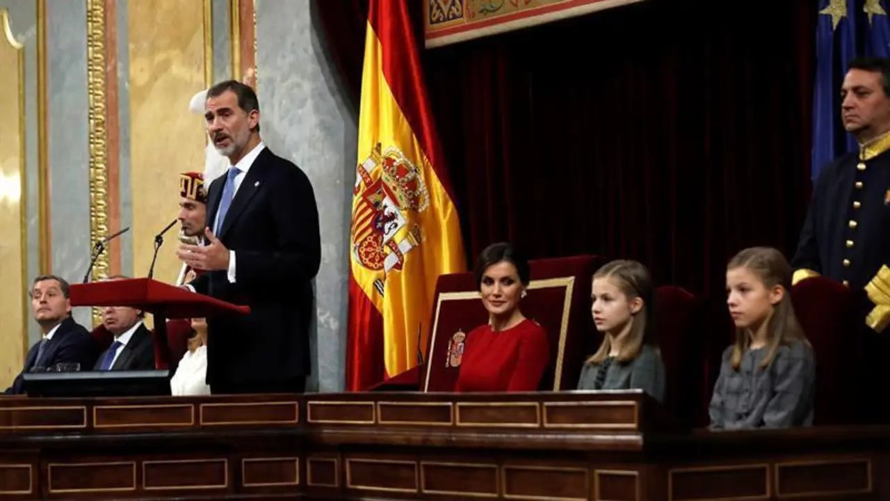 Felipe reconoce el impulso "determinante" de su padre a la democracia