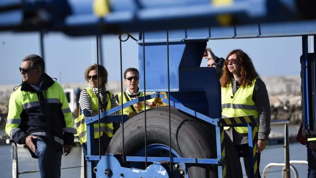 Visita de t&eacute;cnicos de Puertos al muelle de Bonanza. - Informaci&oacute;n.