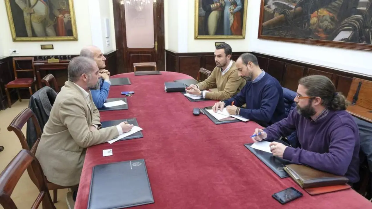 Reuni&oacute;n con Vecinos C&aacute;diz. - MF