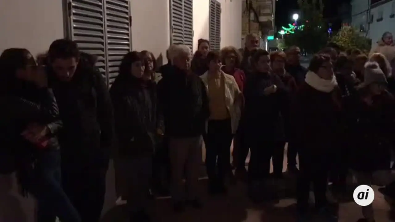 Concentraciones en se&ntilde;al de duelo por el fallecimiento