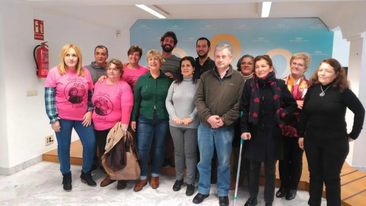 Presentaci&oacute;n de la moci&oacute;n por la municipalizaci&oacute;n de la Ayuda a Domicilio. - MLV