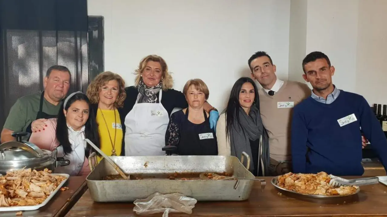 Carmen Lara y David Calleja con colaboradores. - AI