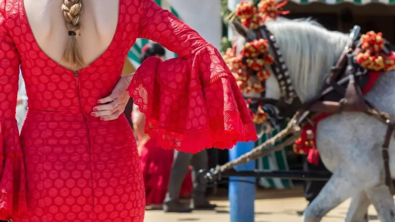 Una gitana en la Feria de Abril. - JES&Uacute;S PRIETO/EP