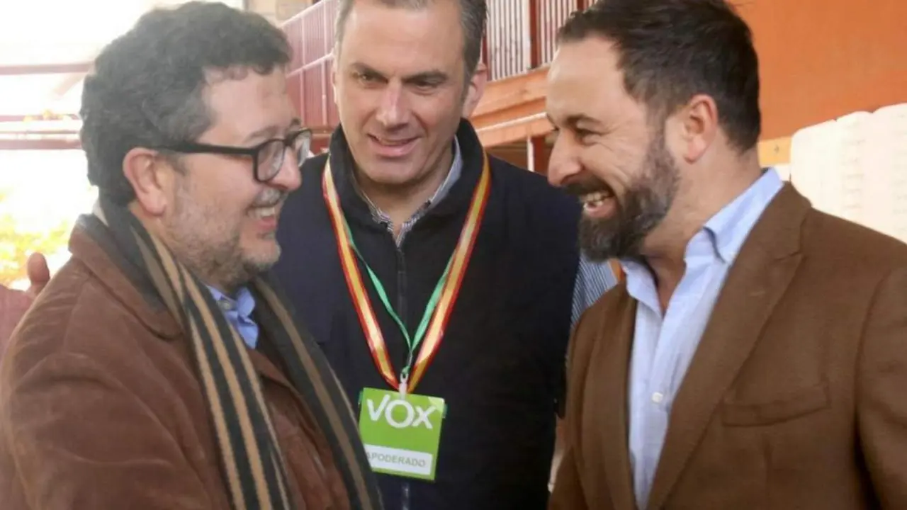 Francisco Serrano con Santiago Abascal. - FERM&Iacute;N CABANILLAS/EFE