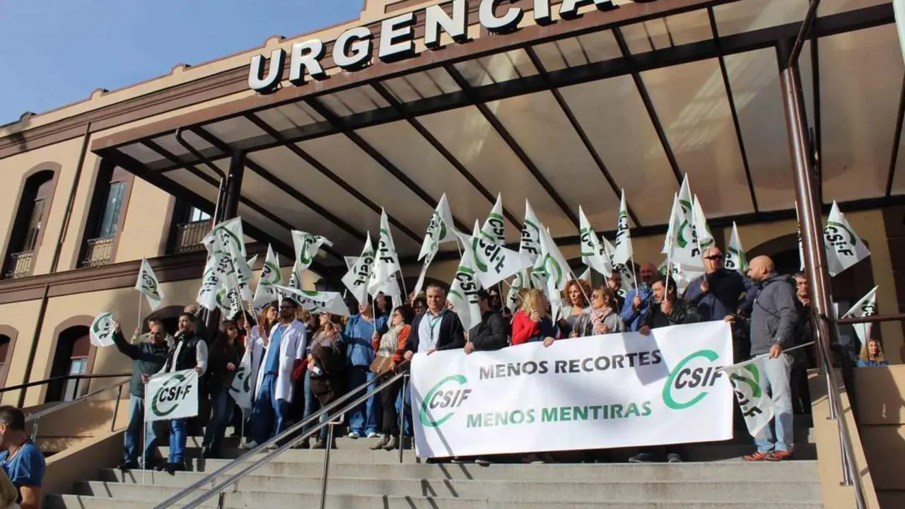 imagen de una antigua concentraci&oacute;n en el hospital civil de m&aacute;laga. - csif