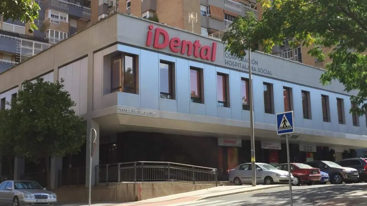 Cl&iacute;nica ya cerrada de iDental en Sevilla. - SSV