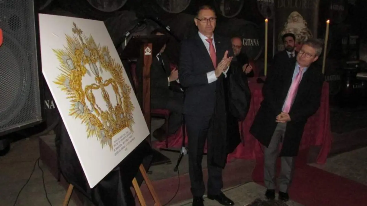 Dise&ntilde;o de la corona para la Coronaci&oacute;n de la Virgen de los Dolores. - Ra&uacute;l J. Bustillos