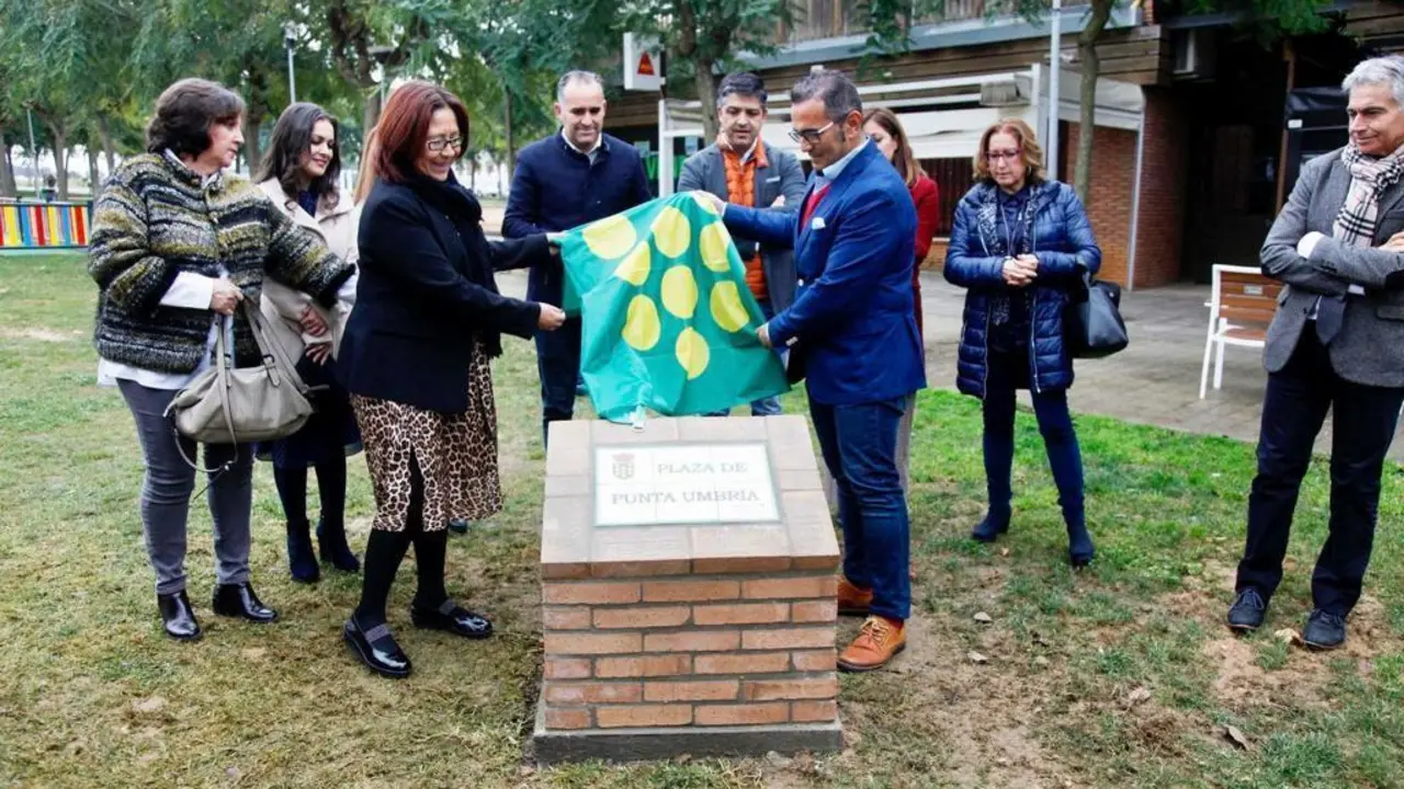 Plaza de Punta Umbr&iacute;a en La Redondela. - VH