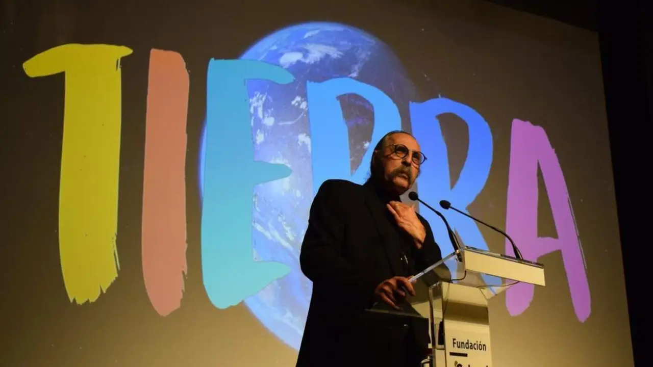Pascual Gonz&aacute;lez durante la presentaci&oacute;n de 'Tierra' - Cedida