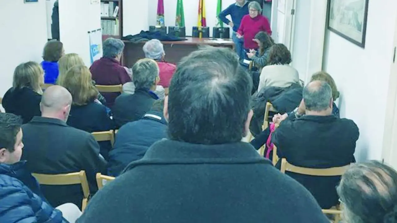 Reuni&oacute;n de los vecinos en el carnaval 2018. - EC