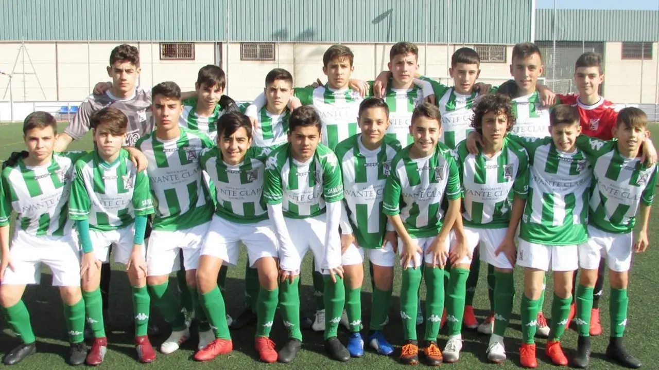 El equipo infantil A del Atl&eacute;tico Sanluque&ntilde;o antes del partido - Ra&uacute;l J. Bustillos