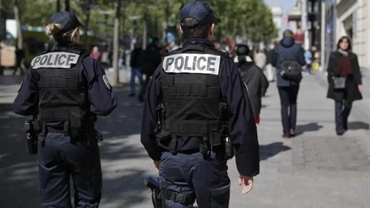 Polic&iacute;as de Francia. - EP