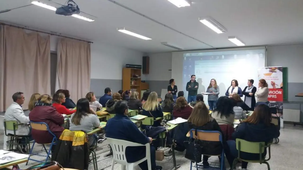 Un taller de padres y madres de alumnos. - FAMPA HUELVA