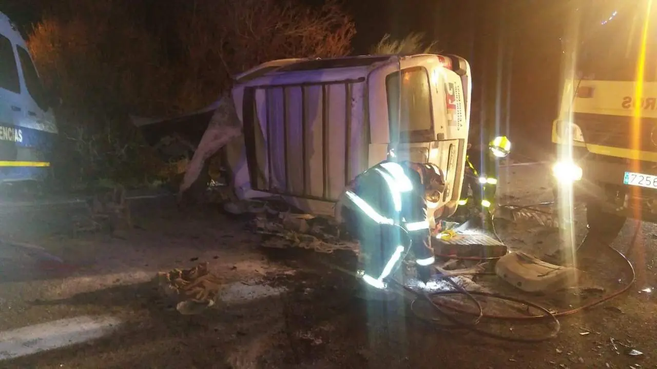 Dos fallecidos y  cuatro heridos en un accidente en Prado del Rey