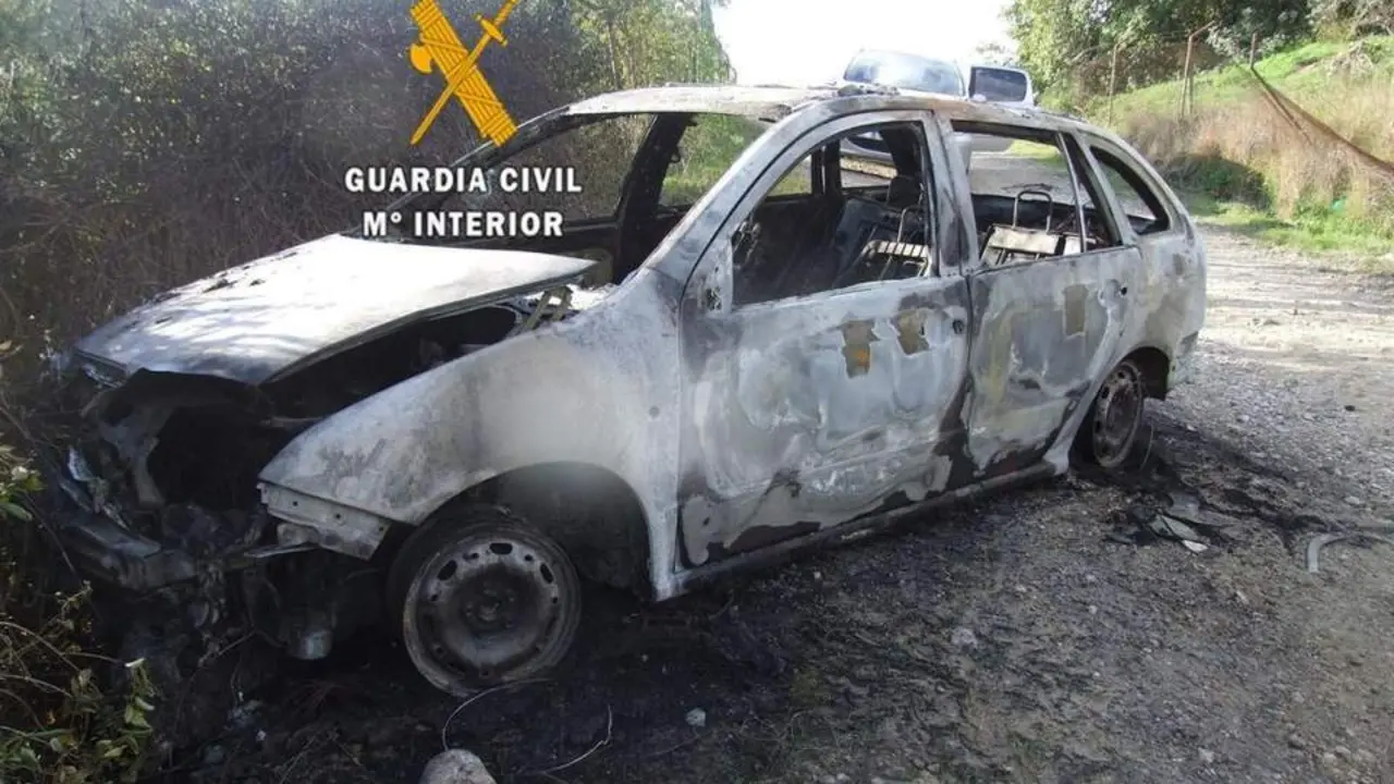 veh&iacute;culos calcinado. - guardia civil